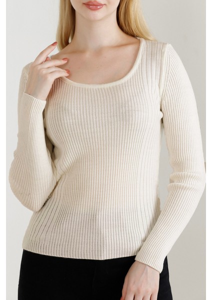 Kadın Bej Kare Yaka Triko Kazak