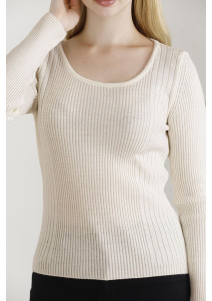 Kadın Bej Kare Yaka Triko Kazak modelleri