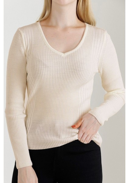 Kadın Bej V Yaka Triko Kazak