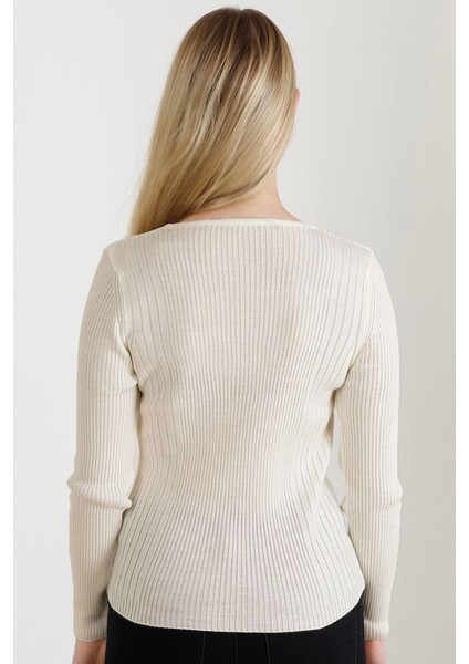 Kadın Bej V Yaka Triko Kazak fırsatları