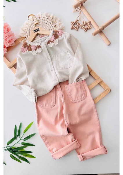 Yaka Çiçek Örgü Detaylı Renkli Kot Cepli Pantolonlu kız çocuk takım - Somon fiyatları