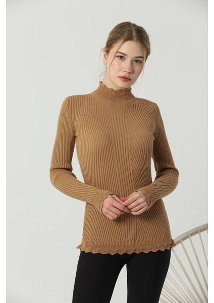 Kadın Kamel Kol ve Yaka Ucu Dantel Fırfır Detay Yarım Balıkçı Triko Kazak