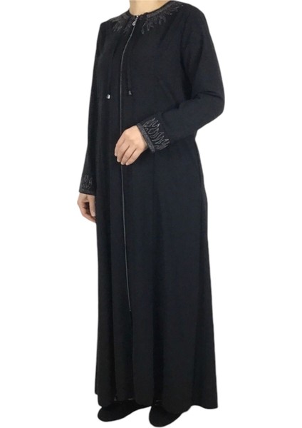 Kadın Yaka ve Kol Işlemeli Önü Fermuarlı Kulplu Ince Büyük Beden Ferace