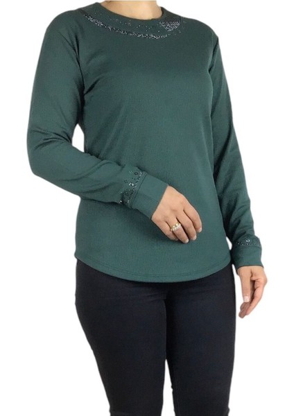 Kadın Yakası ve Kolları Taşlı Spor Bluz modelleri