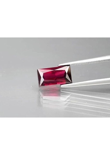 2.92 Ct 10x5.7 mm Radiant-Cut Natural Reddish Purple Rhodolite Garnet, Africa