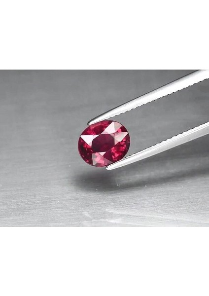 1.85 Ct 7.6x6.4 mm Oval Natural Purplish Pink Rhodolite Garnet, Madagascar