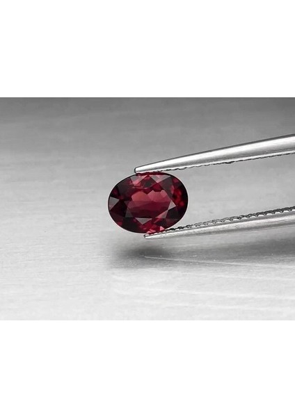 1.47 Ct Vvs Oval Natural Reddish Purple Rhodolite Garnet, Madagascar