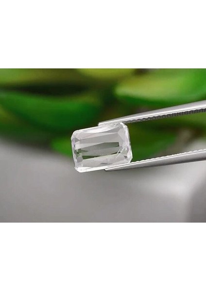 1.97 Ct 10x7.4 mm Scissor-Cut Natural White Goshenite Beryl, Madagascar