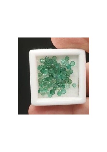 5.40 Ct 2.6 To 3.3 mm Round Cab. Natural Emerald