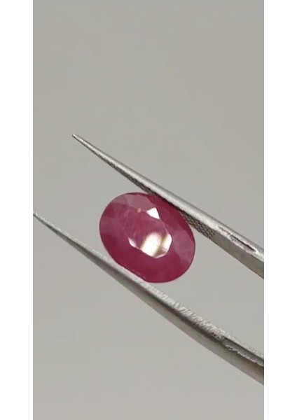 4.00 Ct 10.5x8.3 mm Oval Natural Ruby ( Heated Glass Filling)