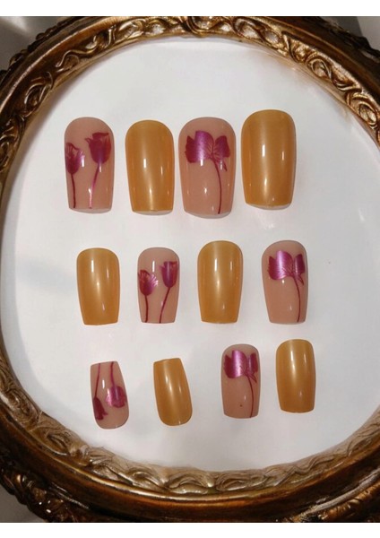 Çiçek Desenli 12'li Takma Tırnak