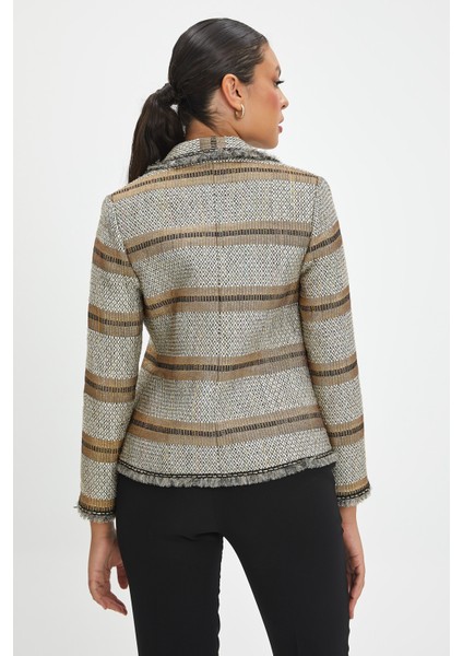 Kadın Parlak Çizgili Ceket - Taş Düğmeli, Püskül Detaylı, Şık ve Modern Tasarım - Günlük ve Özel Davet Kullanımı Için Ceket fırsatları