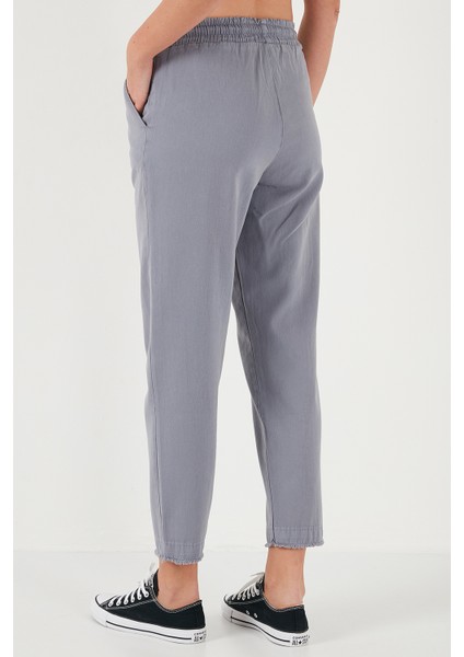 Pamuklu Normal Bel Regular Fit Düz Paça Pantolon Bayan PANTOLON 668YP42282S4