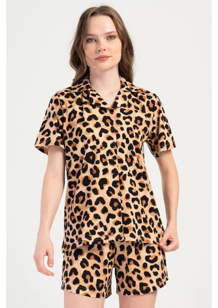 Kadın Kısa Kol Gömlek Yaka Önden Düğmeli Leopar Şortlu Pijama Takım C3T0N1O904