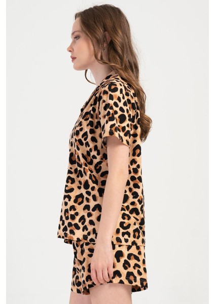 Kadın Kısa Kol Gömlek Yaka Önden Düğmeli Leopar Şortlu Pijama Takım C3T0N1O904 modelleri