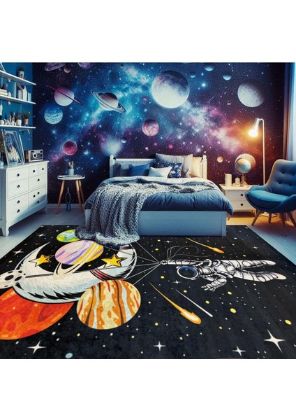 Çocuk Odası Halısı Astronot Uzak Desenli Siyah Dijital Baskı Kaymaz Makinede Yıkanabilir Oyun Halı
