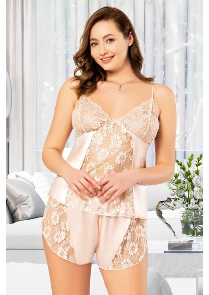 4216 Miss Laris Gecelik