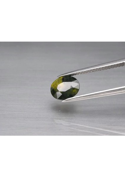 2.30 ct 8.3x6.7 mm Oval Green-Blue Sapphire Tanzania, Heated