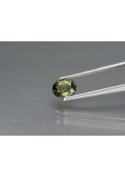 0.95 ct 6.5x5.2 mm Oval Green Sapphire Australia, Heated