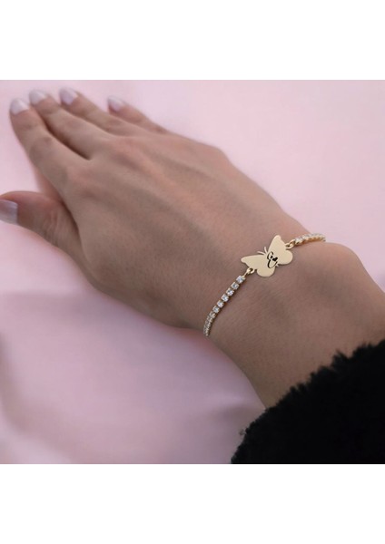 Kelebek Figürlü 14 Ayar Altın Plakalı Harf Desenli Beyaz Taşlı Bileklik fiyatları