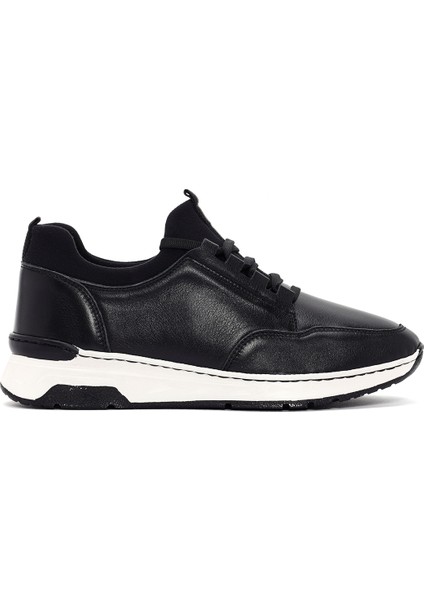 Kadın Siyah Bağcıklı Kalın Tabanlı Deri Sneaker 25SFD500918