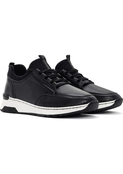 Kadın Siyah Bağcıklı Kalın Tabanlı Deri Sneaker 25SFD500918