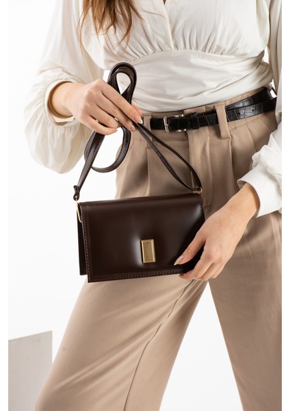 Kadın Şık Gold Tokalı Tasarım Zamansız Görünümlü Ayarlanabilir Çapraz Askılı Kullanışlı Çanta fırsatları