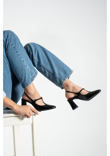 Nunes Kadın Siyah Rugan Sandalet fiyatları