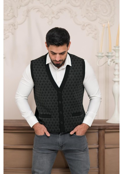 Regular Fit Ön Cepli Desenli Kolsuz Erkek Triko Yelek