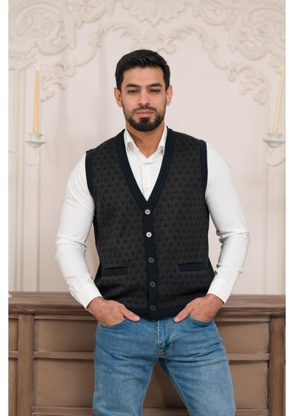 Regular Fit Ön Cepli Desenli Kolsuz Erkek Triko Yelek fırsatları