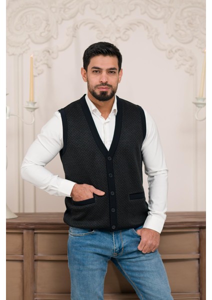 Regular Fit Ön Cepli Kolsuz Bitik Desenli Triko Yelek fiyatları