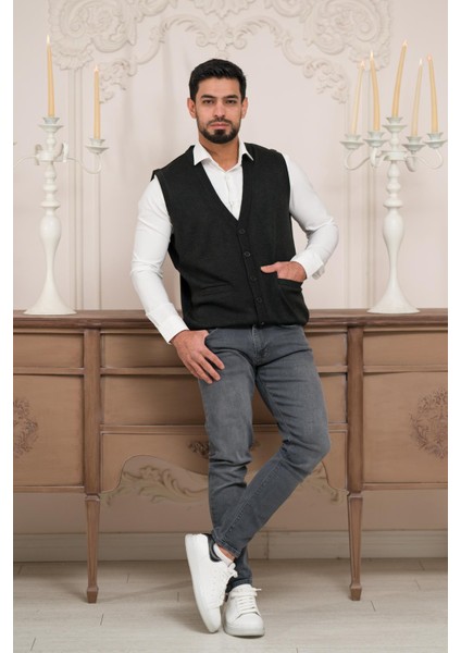 Regular Fit Ön Cepli Kolsuz Erkek Triko Yelek