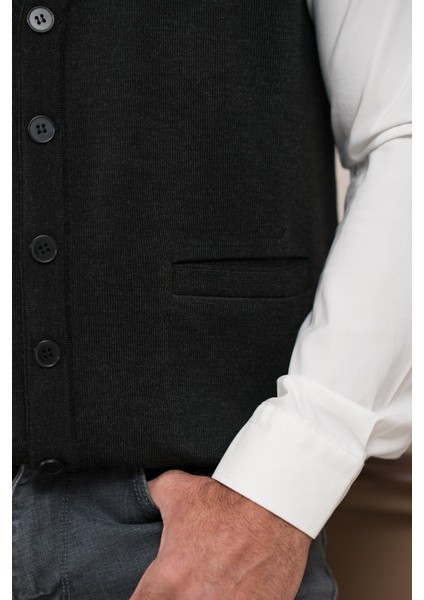 Regular Fit Ön Cepli Kolsuz Erkek Triko Yelek indirimleri