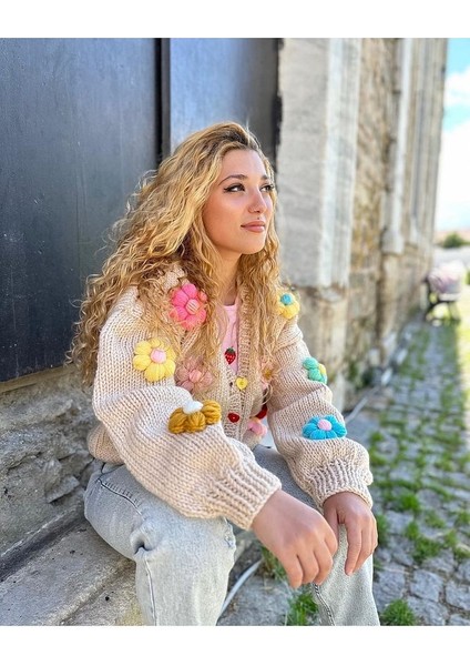 ThreadArtByNur El Örgüsü Çiçekli Kadın Hırka