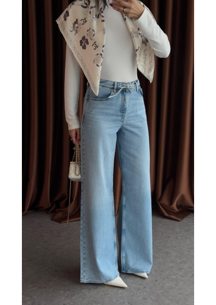 Bağcıklı Açık Mavi Jean