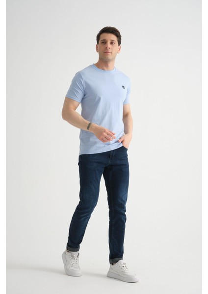 Esnek Pamuklu Standart Kalıp Minimal Logolu Siyah Erkek T-Shirt fırsatları