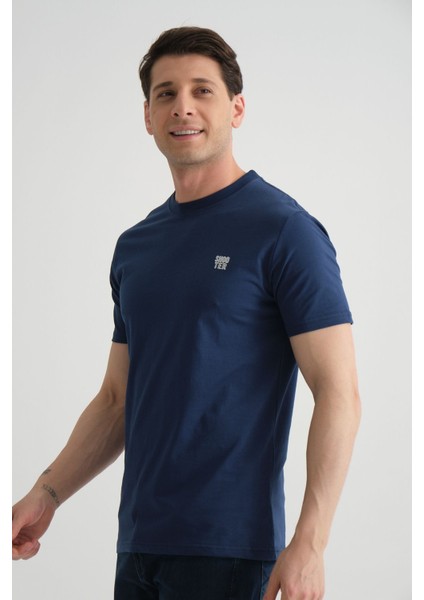 Esnek Pamuklu Standart Kalıp Minimal Logolu Erkek Açık Lacivert T-Shirt indirimleri