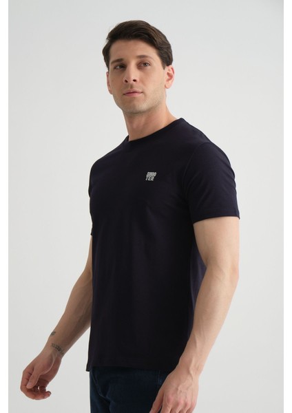 Esnek Pamuklu Standart Kalıp Minimal Logolu Siyah Erkek T-Shirt modelleri