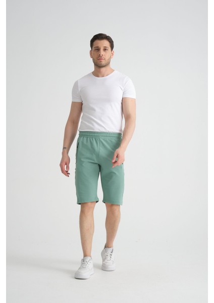 Yan Çizgi Nakış Detaylı Gizli Fermuarlı Erkek Şort fiyatları