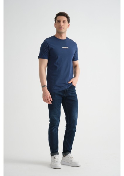 Açık Lacivert Minimal Baskılı Pamuklu Kumaş Standart Kalıp Erkek T-Shirt fırsatları