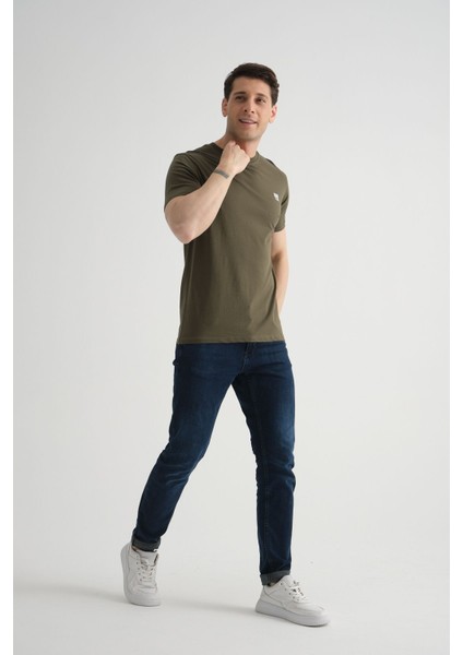 Esnek Pamuklu Standart Kalıp Minimal Logolu Siyah Erkek T-Shirt fırsatları