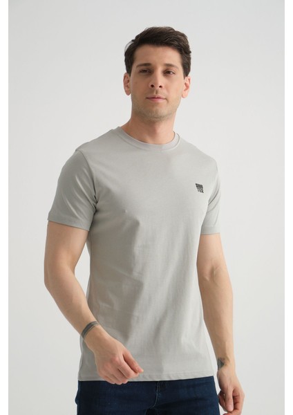 Esnek Pamuklu Standart Kalıp Minimal Logolu Siyah Erkek T-Shirt modelleri