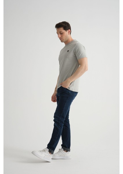 Esnek Pamuklu Standart Kalıp Minimal Logolu Siyah Erkek T-Shirt fırsatları