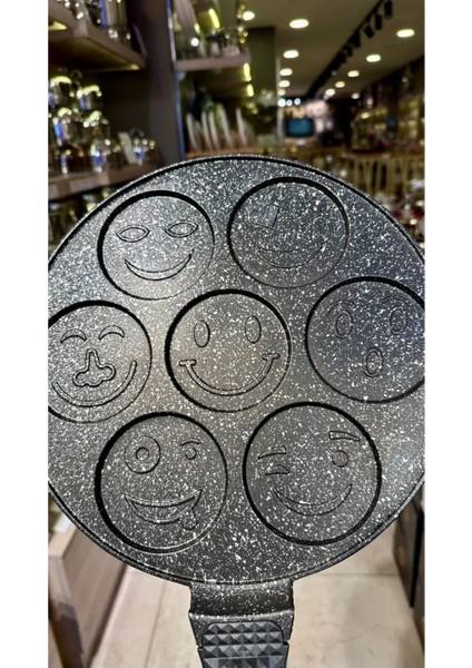 Döküm Granit Emojili Pankek Tavası 28 cm fiyatları