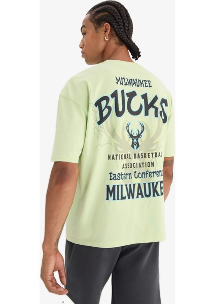 Defactofit Nba Milwaukee Bucks Oversize Geniş Kalıp Bisiklet Yaka Sırt Baskılı Kısa Kollu TIŞÖRT E0134AX25SP