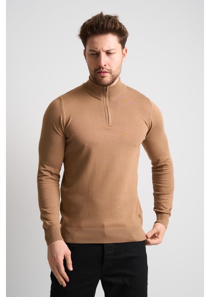 Dik Yaka Fermuarlı Triko Kazak