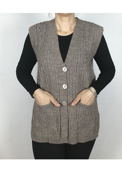 Önü Düğmeli Cepli Yünlü Kısa Anne Yelek