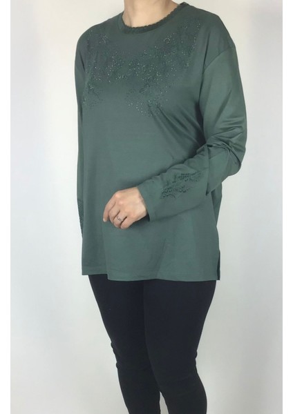 Kadın Likralı Turlu Viskon Büyük Beden Yaka ve Kolağzı Taşlı ve Işlemeli Bluz fiyatları