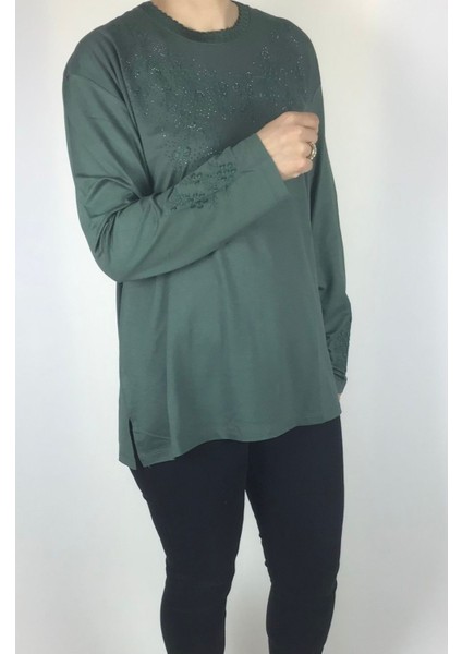 Kadın Likralı Turlu Viskon Büyük Beden Yaka ve Kolağzı Taşlı ve Işlemeli Bluz modelleri