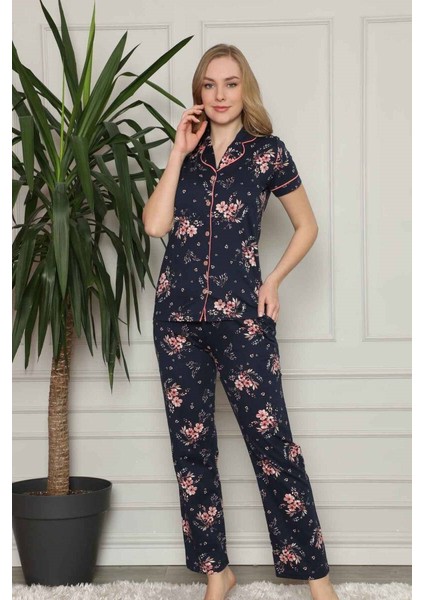 Kadın Lacivert Pembe Çiçekli Önden Düğmeli Gömlek Yaka Pamuk Kısa Kol Cepli Pijama Takımı